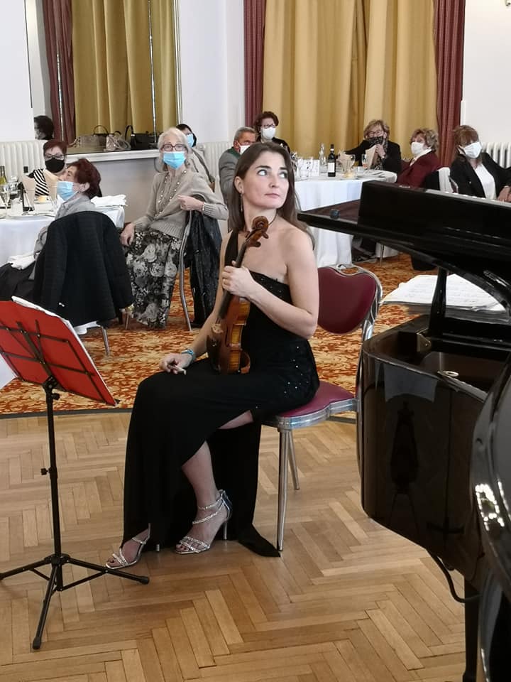 Livia Hagiu al violino.