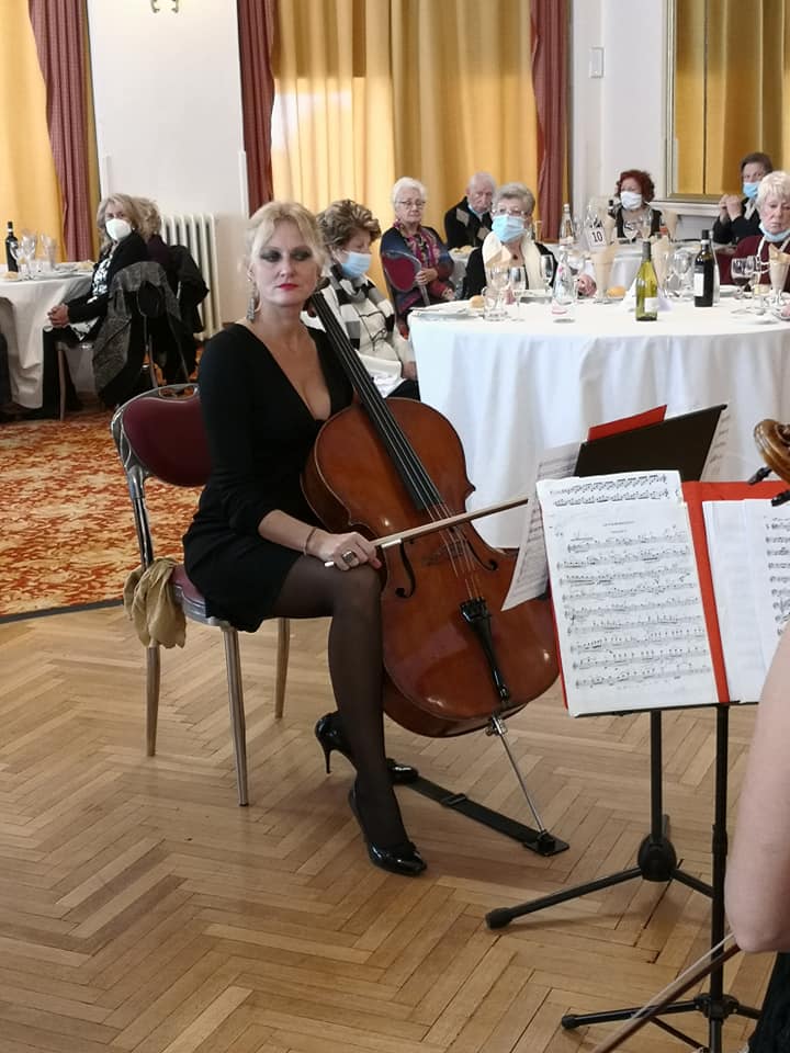 Livia Rotondi al violoncello.